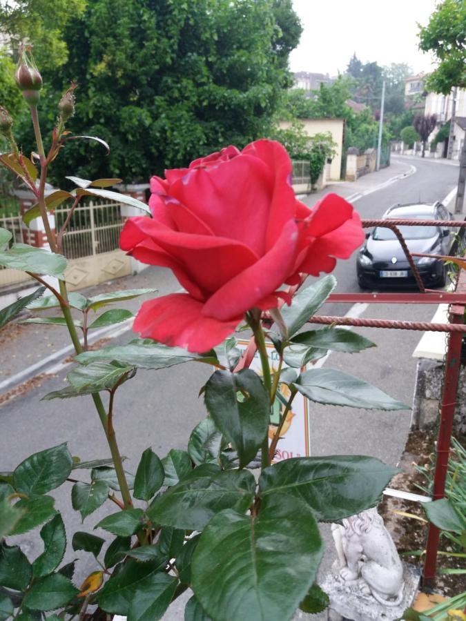 Bed And Breakfast Les Roses Multicolores Du 47 Fumel Ngoại thất bức ảnh