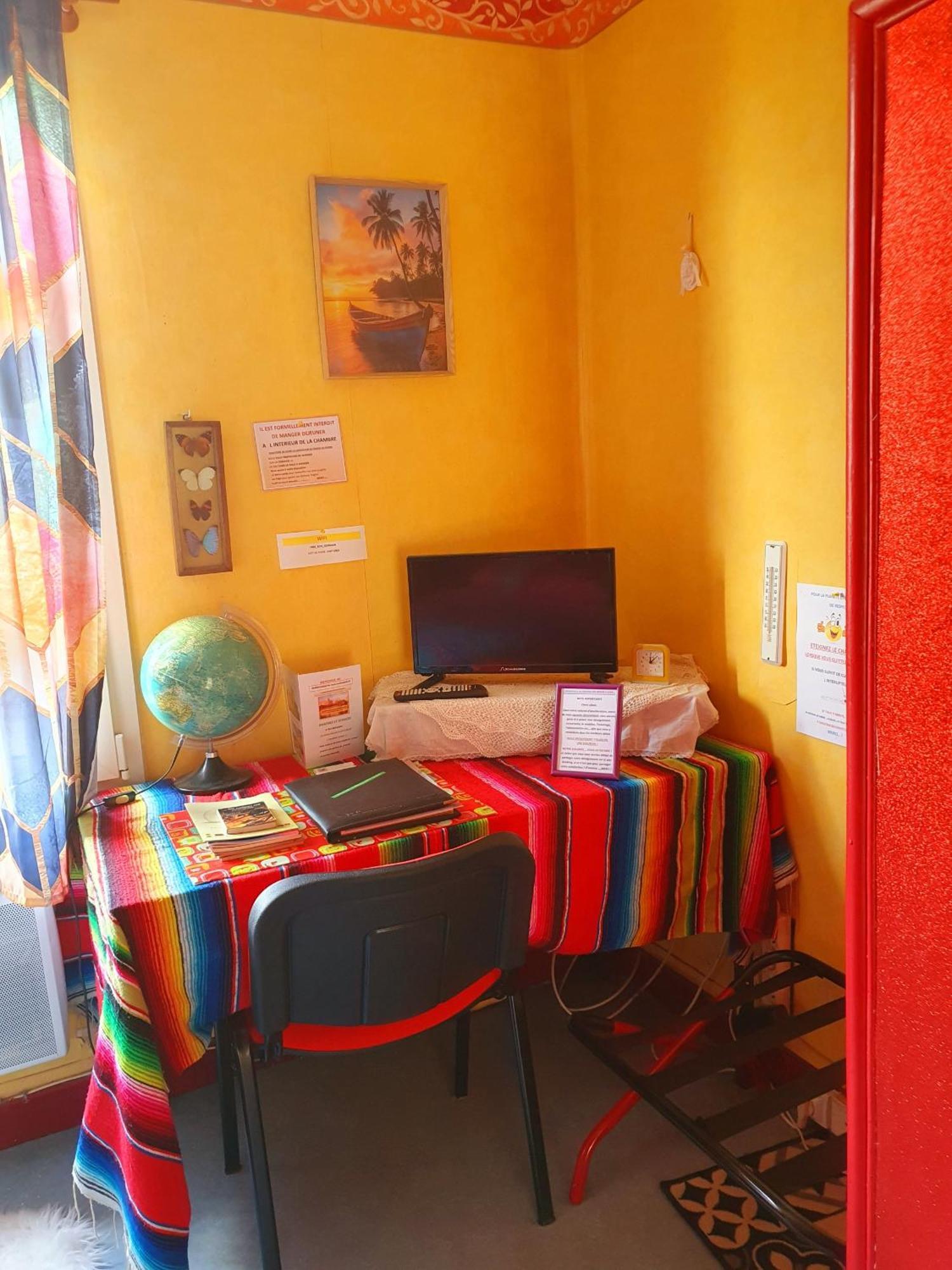 Bed And Breakfast Les Roses Multicolores Du 47 Fumel Ngoại thất bức ảnh